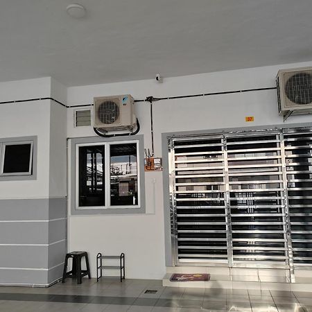 My Homestay Sitiawan - Astronaut Space House 8 Pax מראה חיצוני תמונה